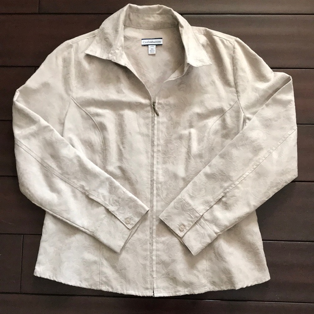 Light weight zip up over shirt.
